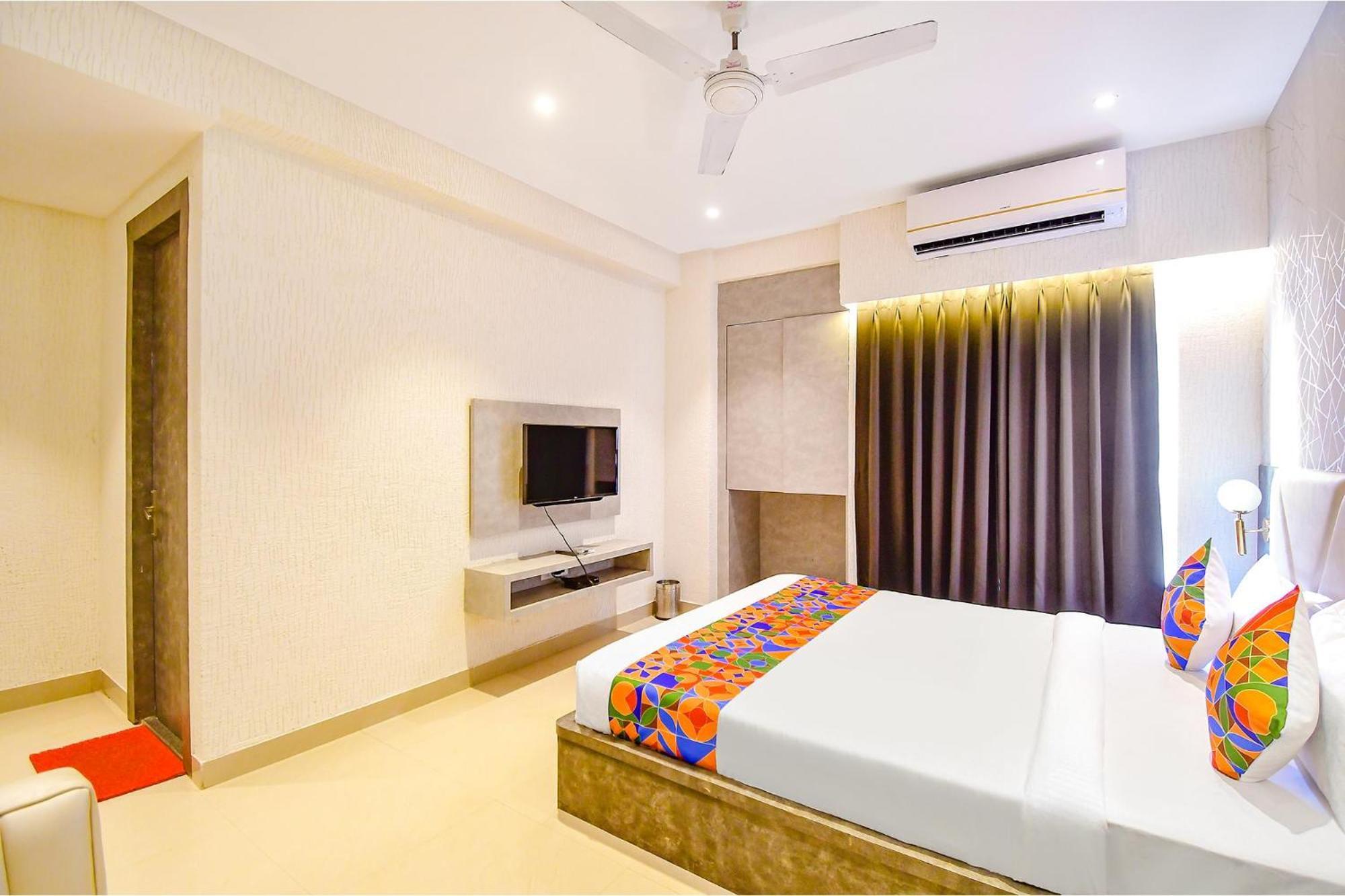 Fabhotel View Topsia 3*